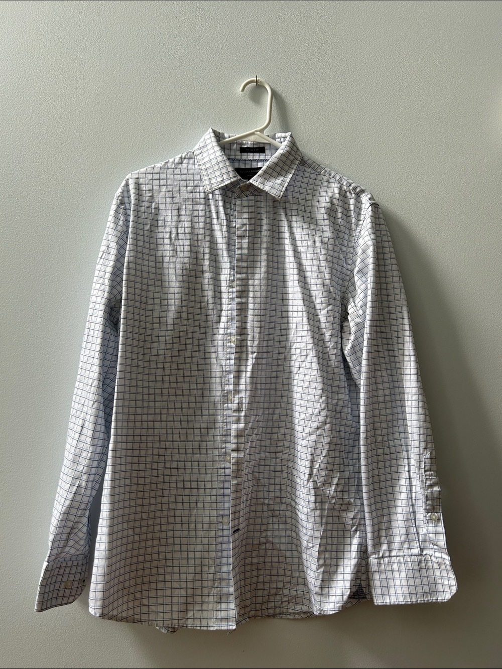 Men’s Banana Republic White Dress Shirt with Light Blue Check